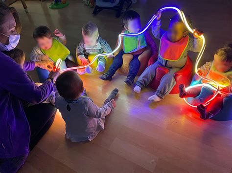 Juegos Con Luz Para Bebés Centro De Educación Infantil Luna En Zaragoza
