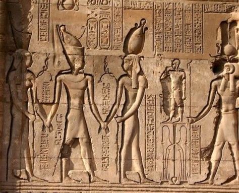 Relieves Murales En El Templo De Khnum En Esna Ancient Egypt History Ancient Aliens Ptolemaic