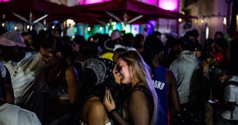 Wilde „spring Break“ Parties In Florida Schüren Neue Corona Ängste