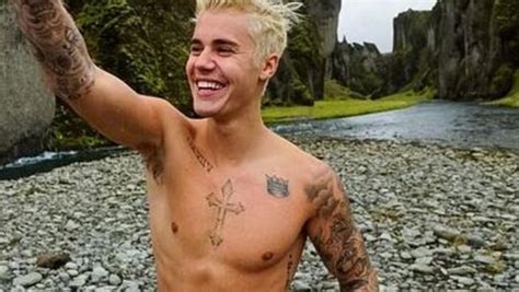 Justin Bieber Naked Photos Bora Bora Swimming Pool Dip Pictures Go Viral Herald Sun