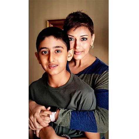 Filmy Glamour On Twitter Sonali Bendre And Her Son Ranveer Pose For A Happy Pic May God Bless