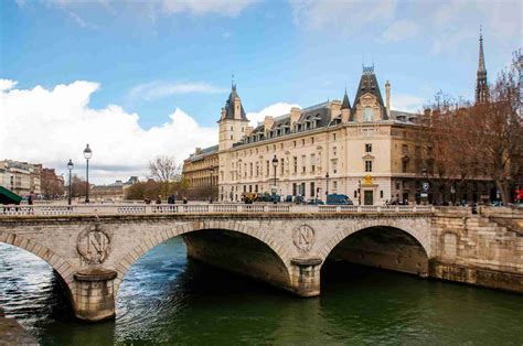 The Most Beautiful Bridges In Paris
