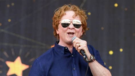 Simply Red's Mick Hucknall denies having slept with '3,000 women' - Smooth