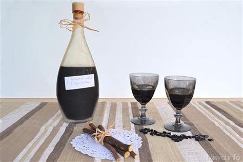 Il liquore alla liquirizia è un digestivo ottimo da offrire dopo i pasti. » Liquore alla liquirizia - Ricetta Liquore alla ...