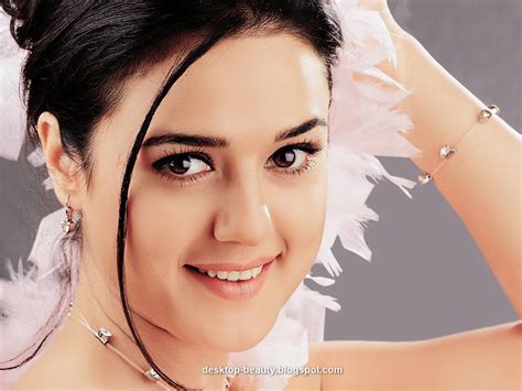 صور جديدة الممثلة الجميلة والجذابة 2011 Preity Zinta