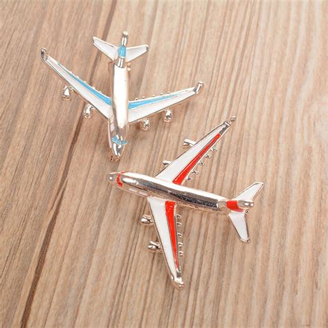 Fashion Exquisite Aircraft Airplane Pin Brooch Gold Plated Alloy Badge