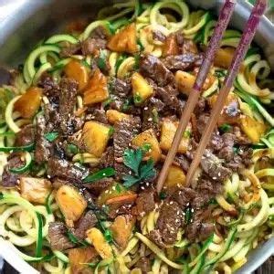 Stir in fish sauce, sugar and zucchini noodles. Korean beef zoodles in 2020 | Beef recipes, Stuffed ...