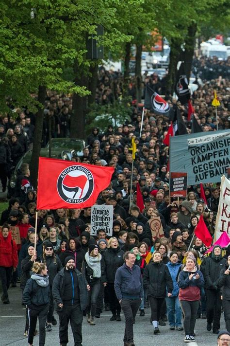 Linke Szene demonstriert friedlich in Hamburg | NDR.de - Nachrichten