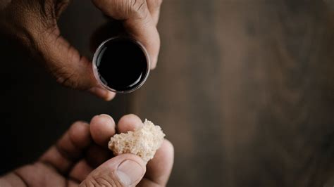 How To Easily Facilitate Communion At Your Church Cmg Church Motion