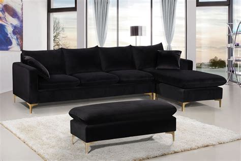 Meridian Naomi Black Rf Sectional Sofa 636 Black Sofa Living Room Black And White Living Room