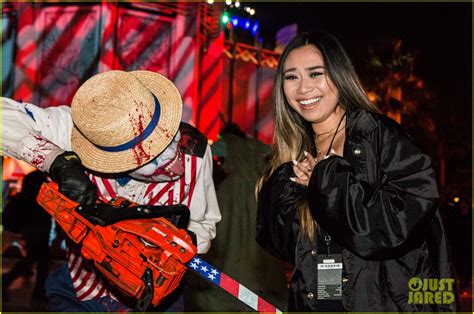 Bella Thorne Tyler Posey And Rowan Blanchard Check Out Halloween Horror Nights Photo 1034802