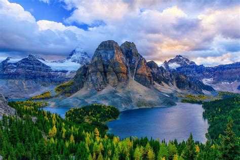 Mount Assiniboine In British Columbia Hd Wallpaper Background Image