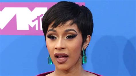 Cardi B Makes History As First Female Rapper With 3 No 1s On Billboard