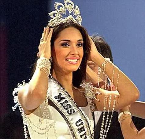 Amelia Vega Miss Universe 2003 From The Dominican Republic Miss Universe 2003 Miss World