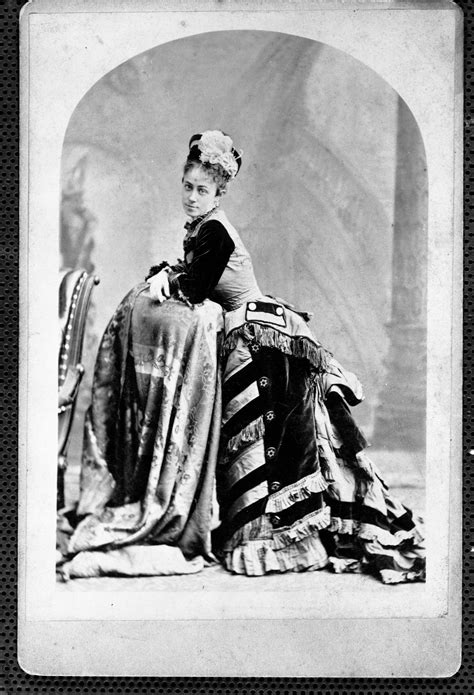 Startling Contrast Vintage Photos Women Antique Pictures Victorian