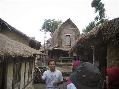 Dyah Purnamaningrum Kampung Sade Kampung Suku Sasak Di Pulau Lombok