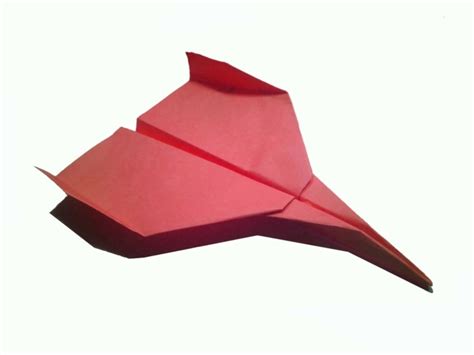 Pour ce nouveau tuto, je vous offre un retour en enfance en faisant des avions en papier. Comment faire un avion en papier - astuces et modèles pour rigoler avec vos enfants! - Archzine.fr