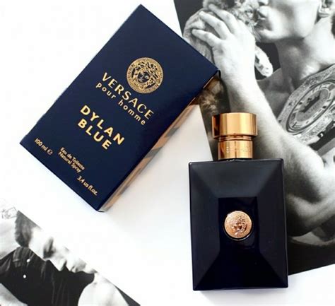 Versace dylan blue es un fragancia muy genérica es verdad pero eso no quiere decir que sea un perfume muy rico y que tiene cumplidos femeninos. Perfume Versace Dylan Blue Hombre 100 Ml. Original - $ 209 ...