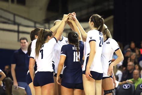 Byu Womens Volleyball Breaks Serving Into Hoop World Record The Daily Universe