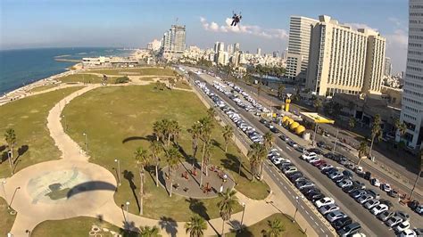 אנו מקווים שאחת מבין תוכניות הלימוד האיכותיות לתואר ראשון, על מסלולי הלימוד והצירופים המוצעים לבחירתך, מתאימה לך. ‫מצנחי רחיפה - טיסה בטיילת תל אביב יפו - Tel Aviv‬‎ - YouTube