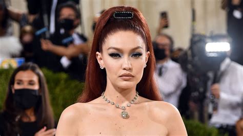 Gigi Hadid Debuts Platinum Blonde Hair Transformation Pic Us Weekly