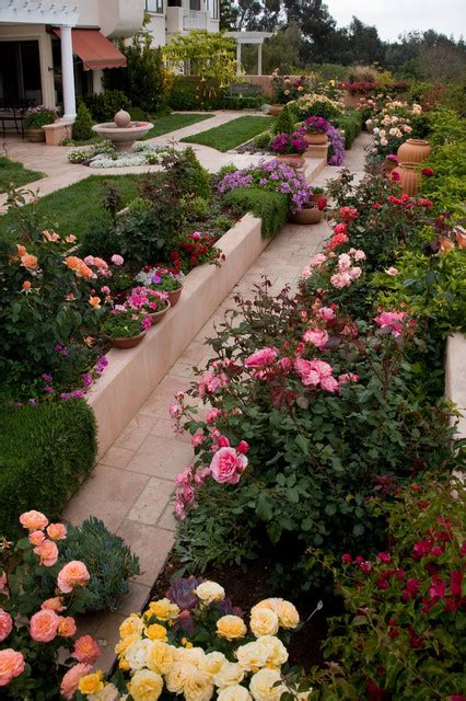 30 Beautiful Rose Garden Ideas For Your Outdoor Space