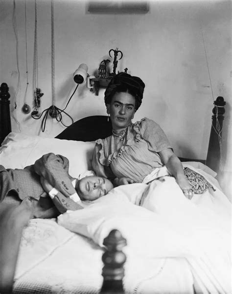 Épinglé sur Frida