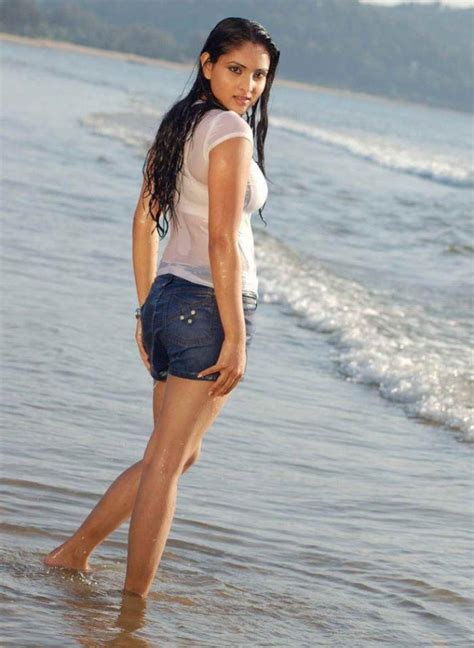 Indian Movie Actress Kannada Actress Ramya Divya Spandana Hot Stills In Wet Dress