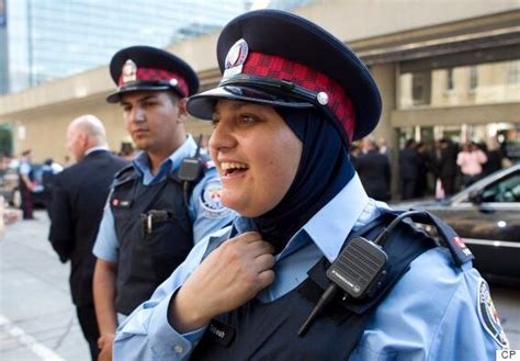 Rcmp Approves Hijab As Part Of Mounties Uniform Huffpost Politics