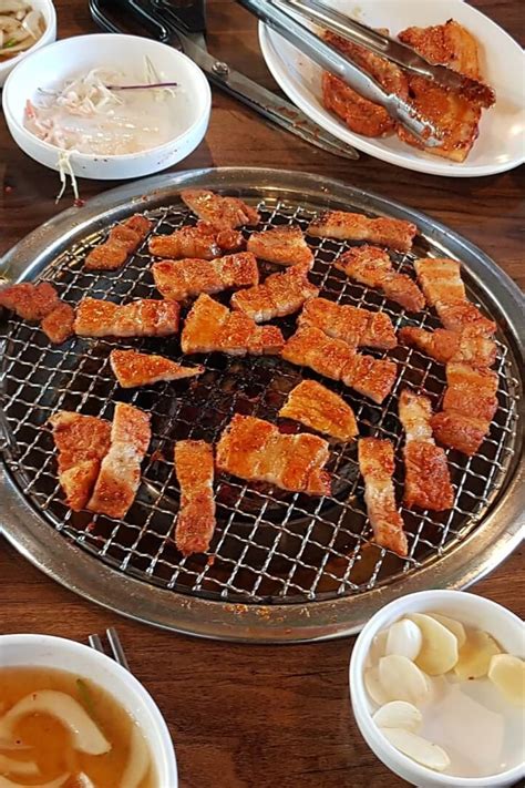 Korean food is famous for its side dishes. Best Korean BBQ restaurants in Seoul