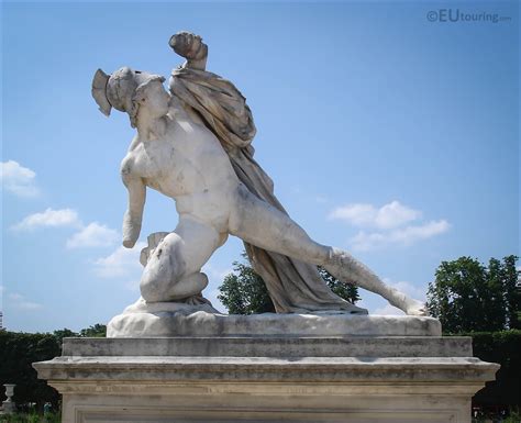 HD photos of Alexandre Combattant statue in Tuileries Paris - Page 202
