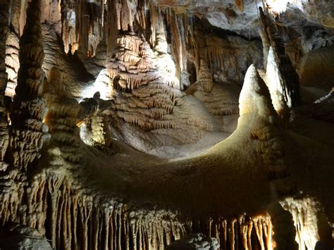 Things To See And Do At Jenolan Caves A Tourstogo Travel Guide