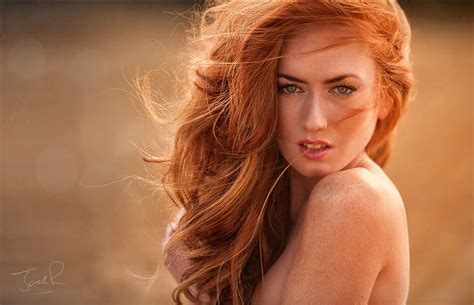 모델 여자 Jenny OSullivan Jack Russell은 뷰어 빨간 머리를보고 HD 배경 화면 Wallpaperbetter