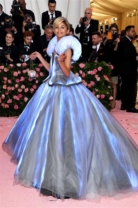 Met Gala 2019 Dresses: Every Look Live From The Red Carpet | Abiti da ...