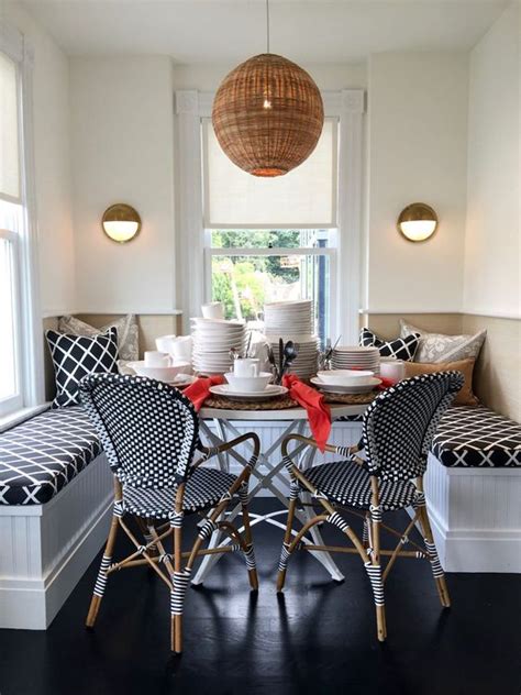 So, let's take a look at these tips for a french bistro style dining room. French Bistro Dining Room: the Ultimate Inspiration Guide ...