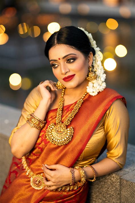 Janani Iyer Beautiful Stills In Bridal Wear South Indian Actress