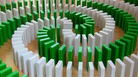 Amazing Domino Tricks Created Using Over 20,000 Dominoes