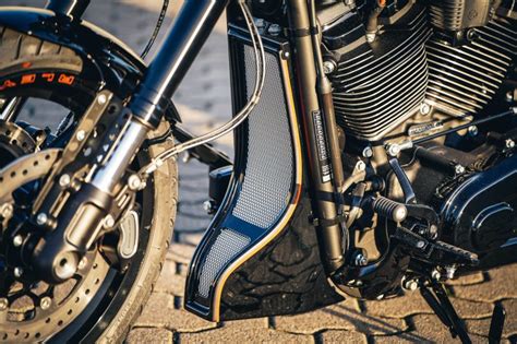 Ein moto gp rennwochenende am camp start. Harley Davidson FXDR / New Custom Parts by Thunderbike