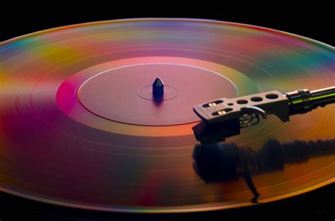 My New Vinyl Record Spinning Under Polarized Light Gives A New Meaning