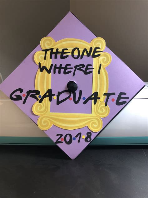 Class Of 2018 Friends Inspired Graduation Cap Birrete Para Graduado