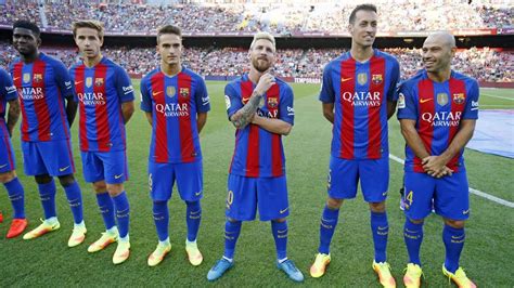 We link to the best barça sources from around the world. La presentación de la plantilla del FC Barcelona 2016/17 - YouTube