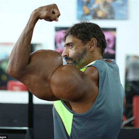 Photos Brazilian Bodybuilder Injects Oil Into Muscles To Look Like The Incredible Hulk