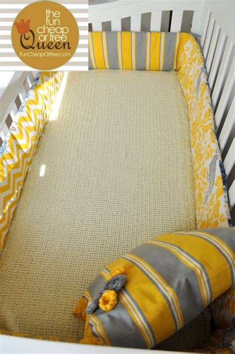 We decided to order bed bumpers on amazon. Yellow & Gray Nursery tutorials: DIY Custom crib bumper ...