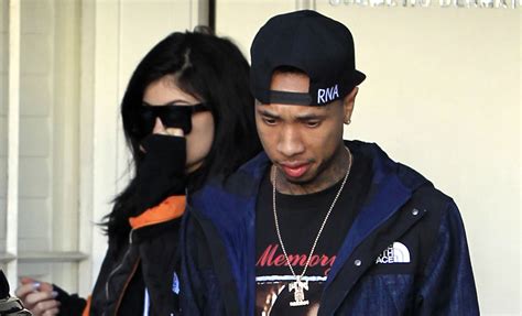 kylie jenner defends her relationship with tyga kylie jenner tyga just jared celebrity
