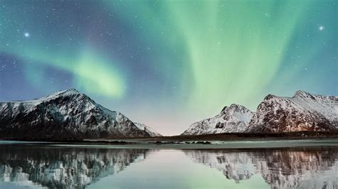 Download Wallpaper 2560x1440 Northern Lights Mountains