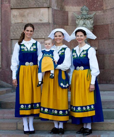swedish national folk costume dräkter kläder och högtidsdräkt