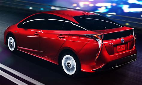 Other videos redesigned for 2019, the toyota rav4 receives a variety of updates, including a stylish new look, a new engine, and added safety and technology features. Visual Comparison: Old Vs New 2016 Toyota Prius | Carscoops