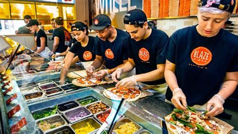 Cold Beers And Cheeseburgers Blaze Pizza Open New Stores In Phoenix