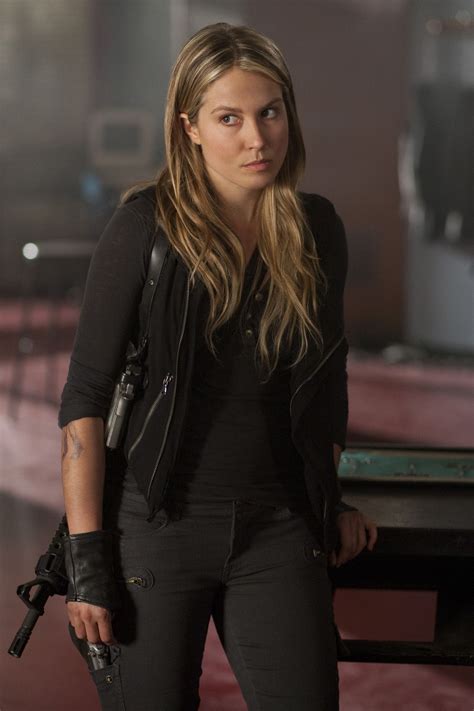 Sarah Carter in FALLING SKIES - Season 1 - "Sanctuary Part 1" | ©2011