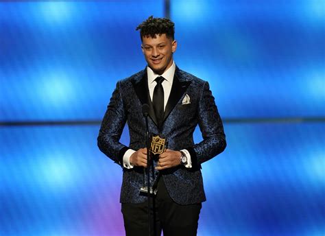 Chiefs QB Patrick Mahomes takes MVP, top offensive player awards